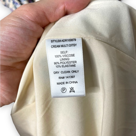 ASTR | Square Neck Bubble Sleeve Dress in Cream Multi Ditsy Small - Picture 7 of 7